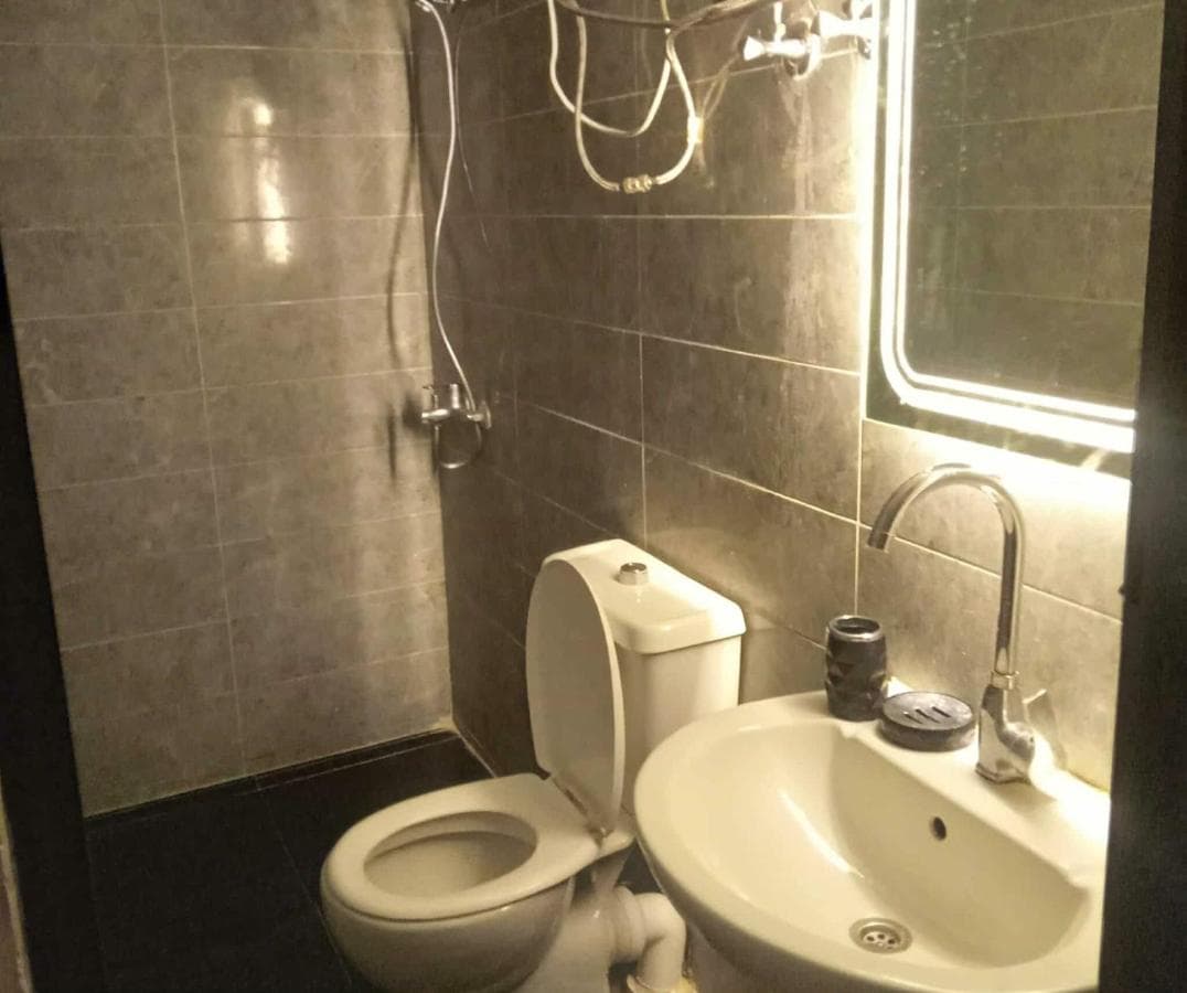 Ivy hotel thumbnail 2