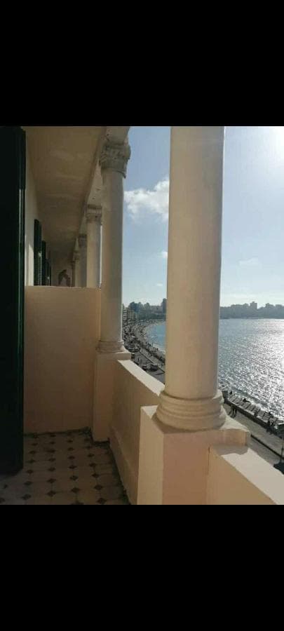 Ivy hotel thumbnail 5