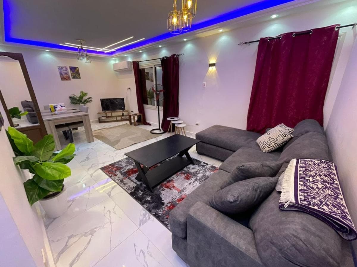 3B-Modern furniture apartment city center