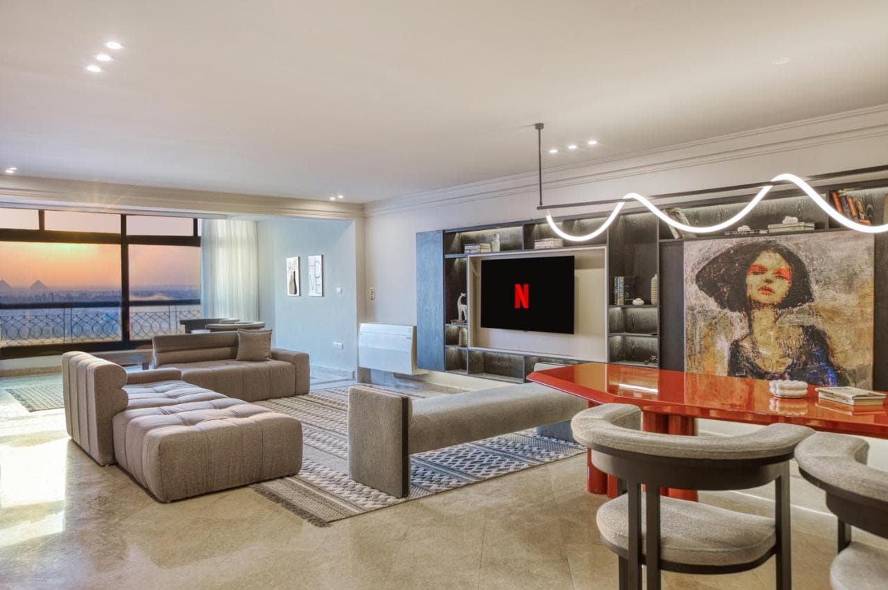 4BR Apartment with Nile & Pyramids View