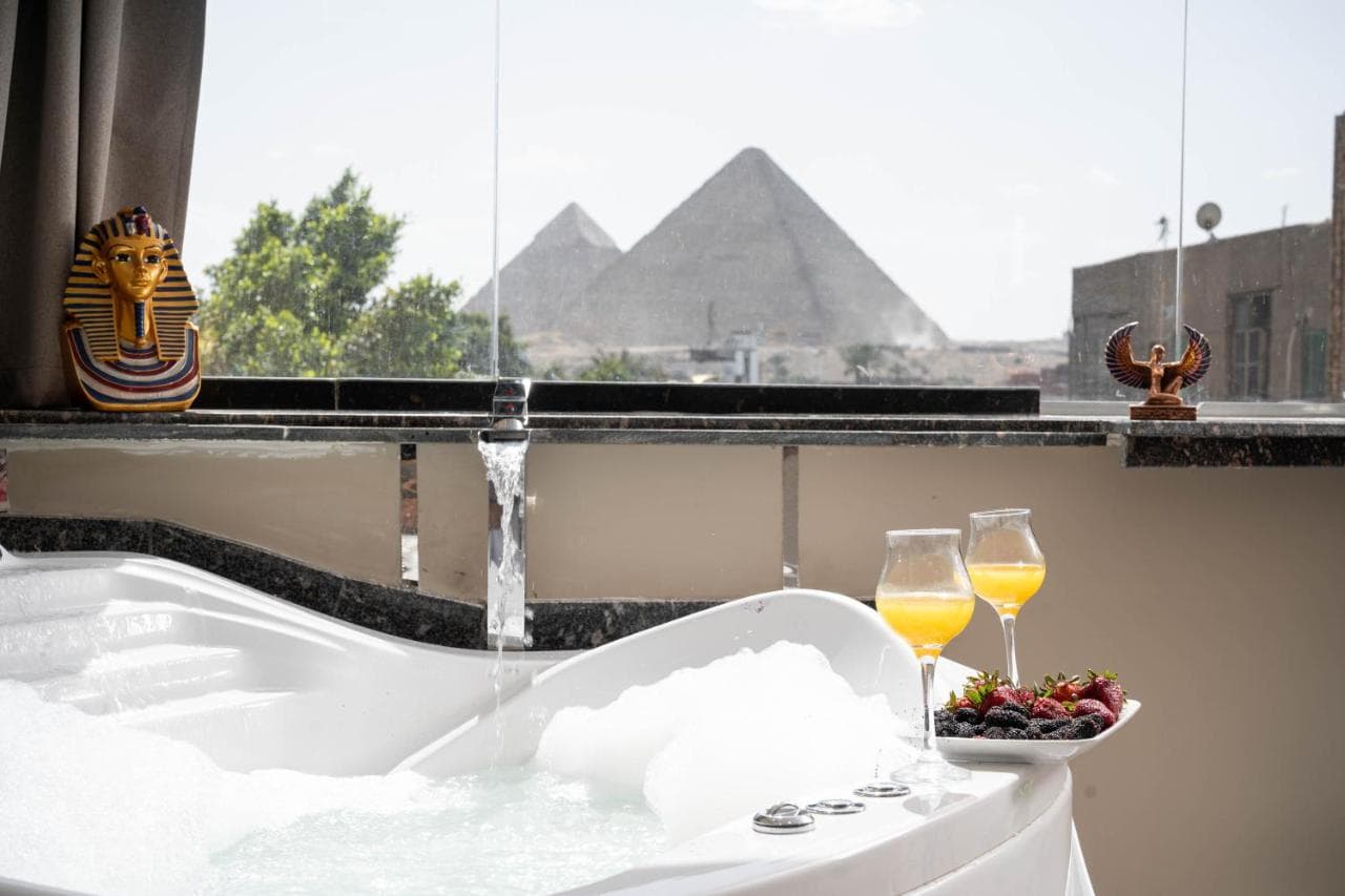 Camel Pyramids View Inn