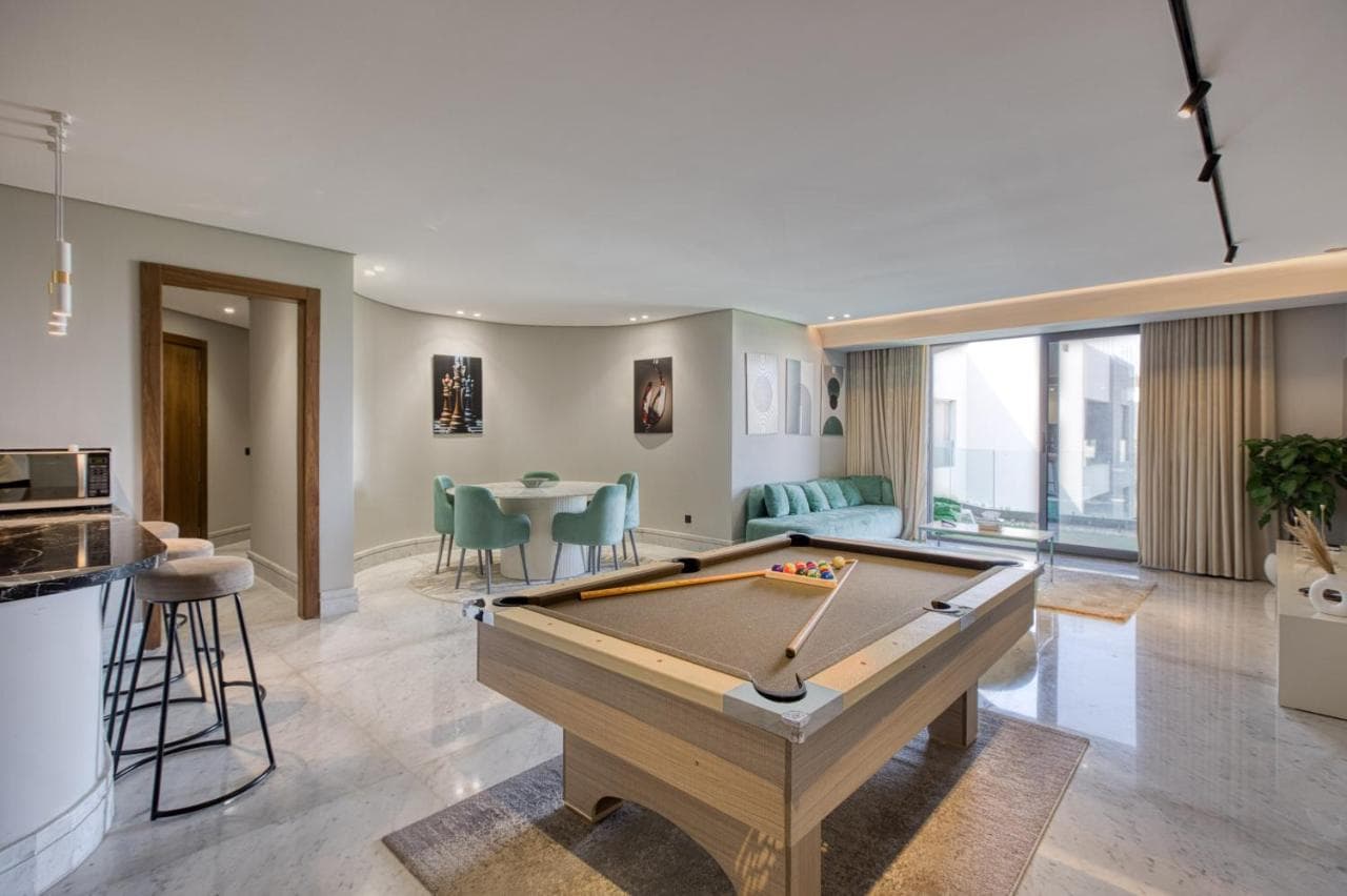 Elegant Garden & Pool View 2-BR Apt - Silverpalm