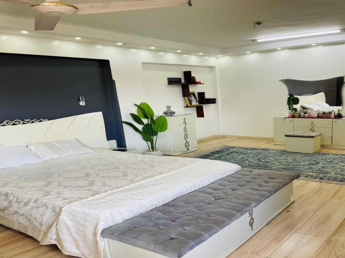Elite Luxury apartment with pool