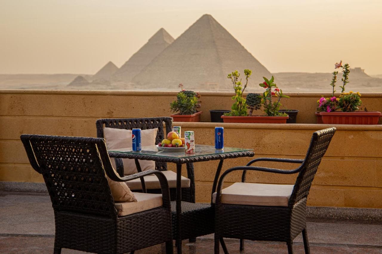 Gardenia Pyramids View Inn - Rooftop