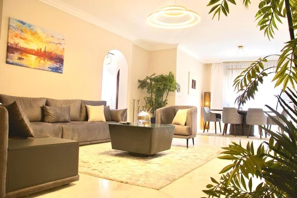 Luxe appartment with private gym in central Cairo