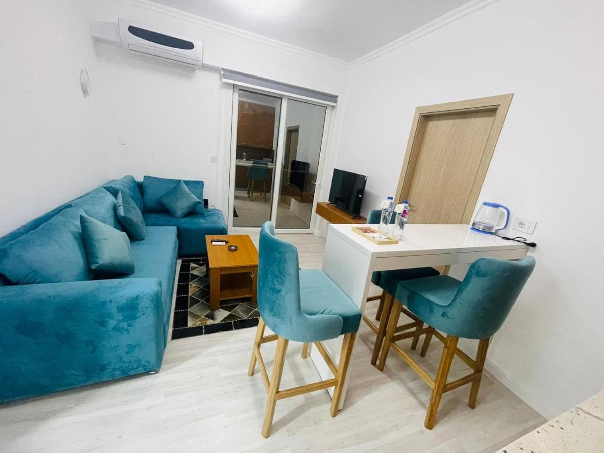 Luxurious One Bedroom Apartment