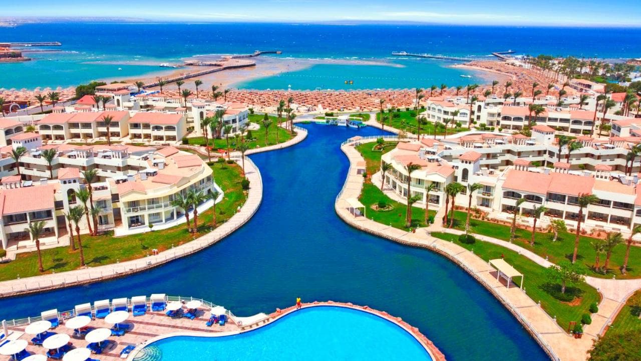 Pickalbatros Dana Beach Resort - Aqua Park