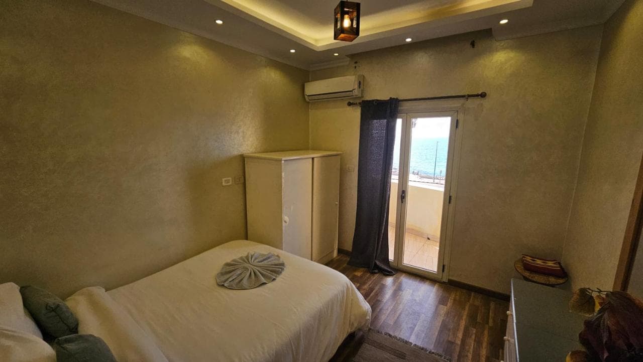 Simple sea view apartment - families only
