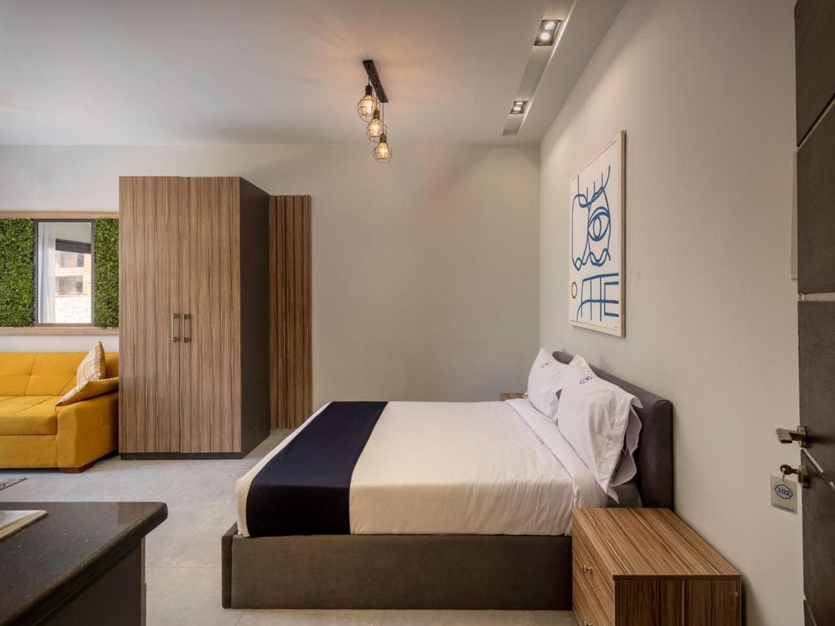 Travelholic Residence Golden Gates
