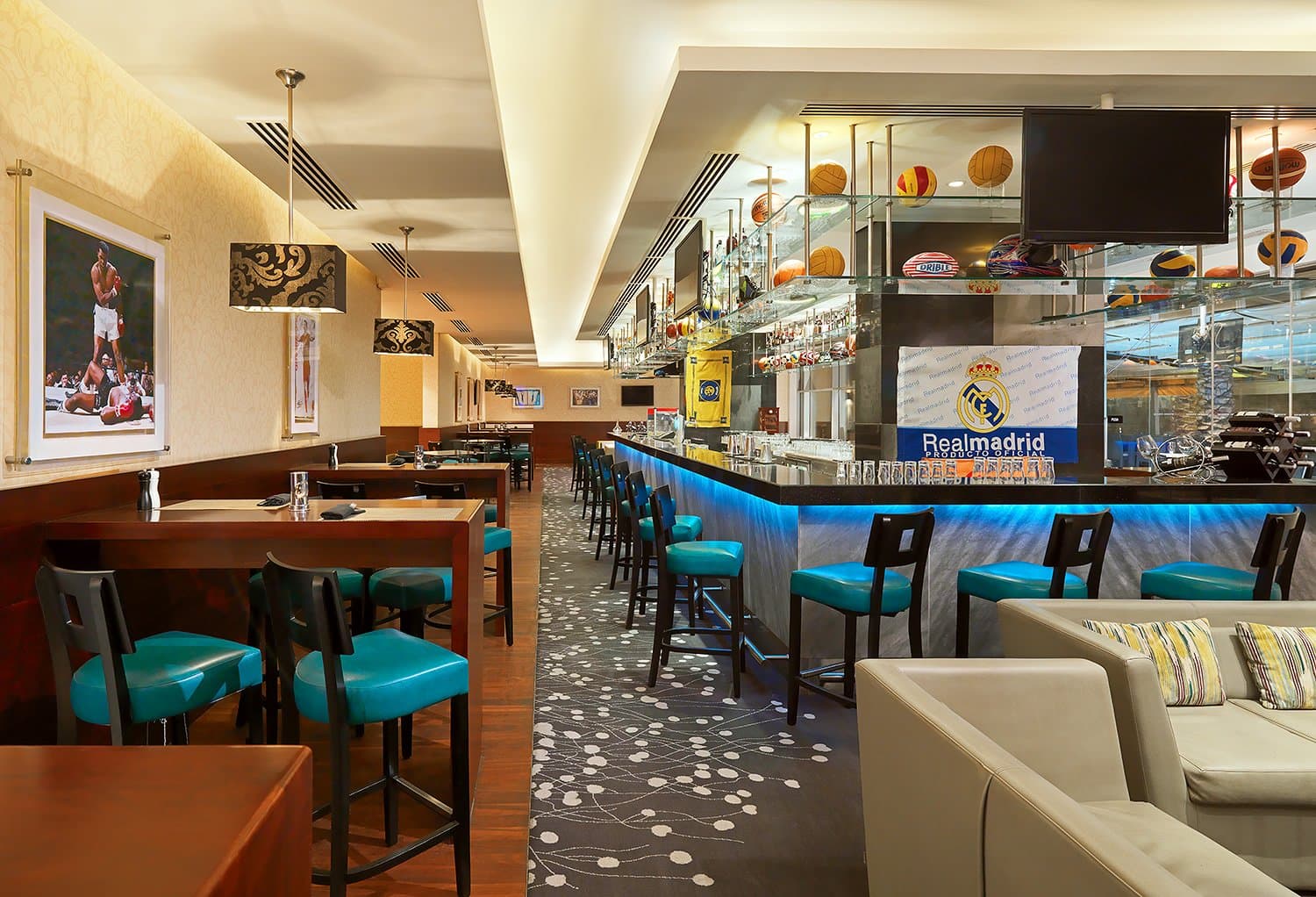 Live Sports Bar