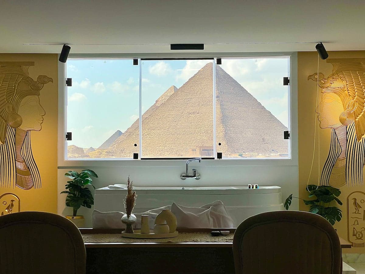 Isis suite pyramids view, jacuzzi