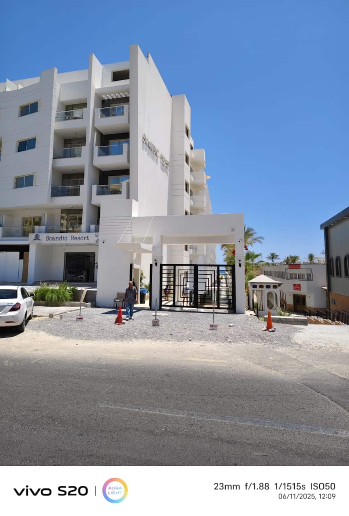 Moden Apart pool & Beach Access