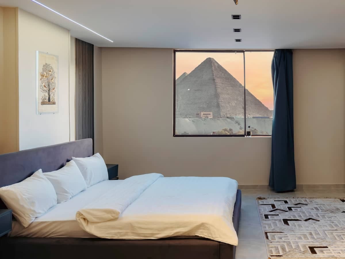 Nefertiti Studio With Bathtub Pyramids View