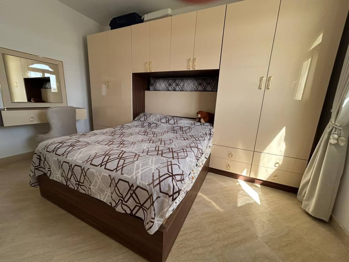 New 1BR Apt w/ Balcony, Full Kitchen & A/C
