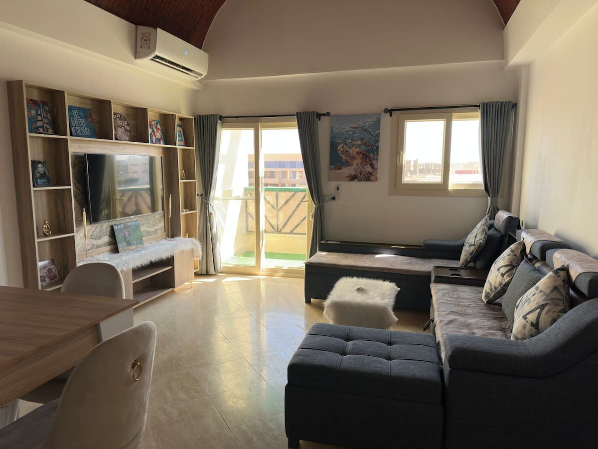 Sea-View 1BR Apartment Balcony Full Kitchen Resort